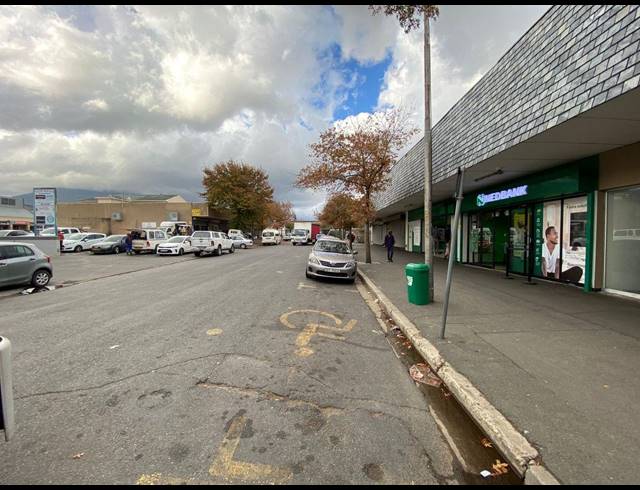 530M² OFFICE TO LET IN SOMERSET WEST CENTRAL